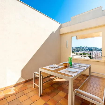 With Pool 10 Min From The * Sainte-Maxime