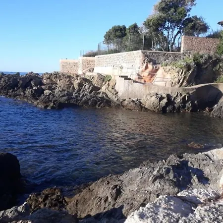 With Pool 10 Min From The