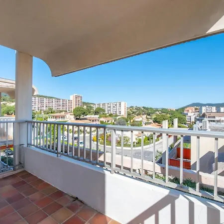 With Pool 10 Min From The