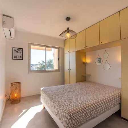 Apartment With Pool 10 Min From The *