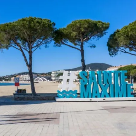 With Pool 10 Min From The Sainte-Maxime