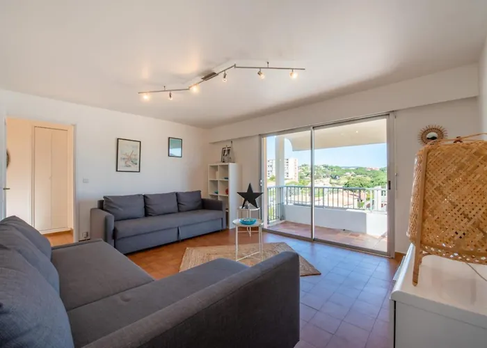 With Pool 10 Min From The * 생트막시메