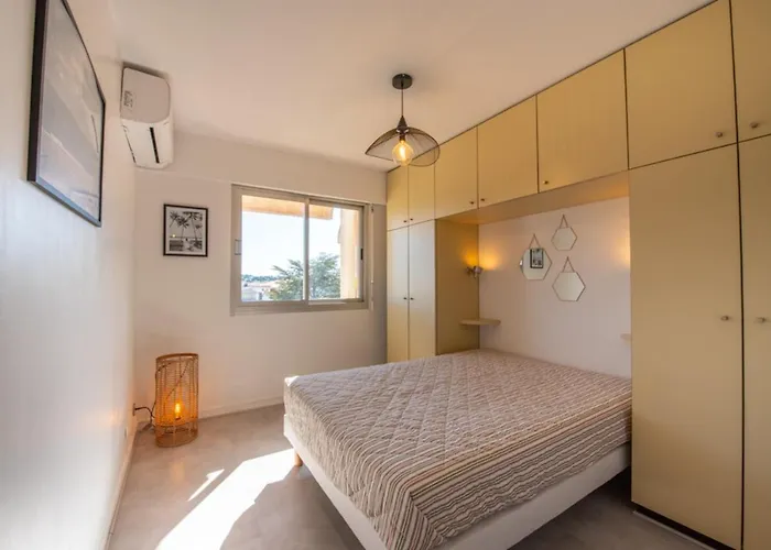 아파트 With Pool 10 Min From The *