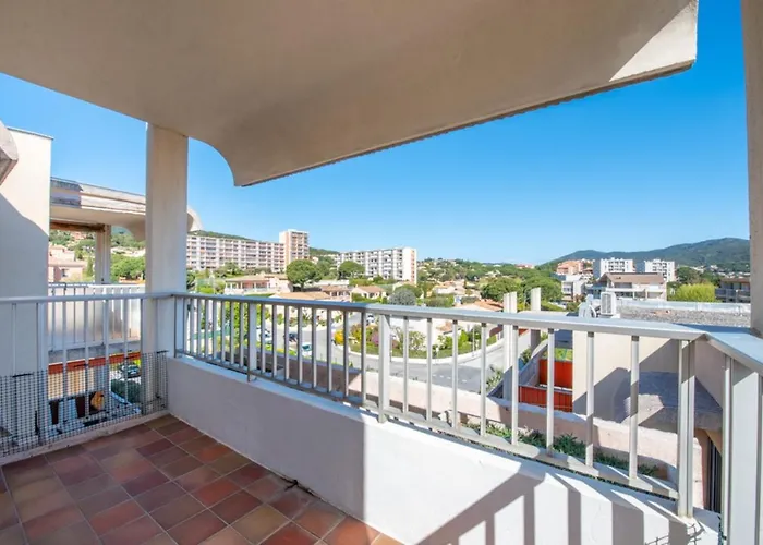 With Pool 10 Min From The